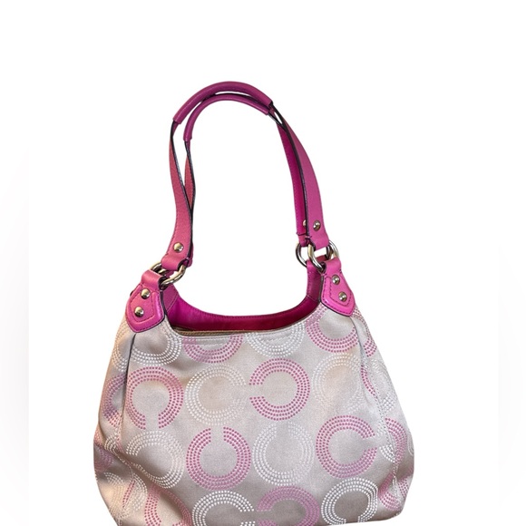 Coach Ashley Op Art Pink Handbag
Polka DotHobo Bag
(L)31.7cmx(H)29.5cmx(W)29.5cm - Picture 2 of 7